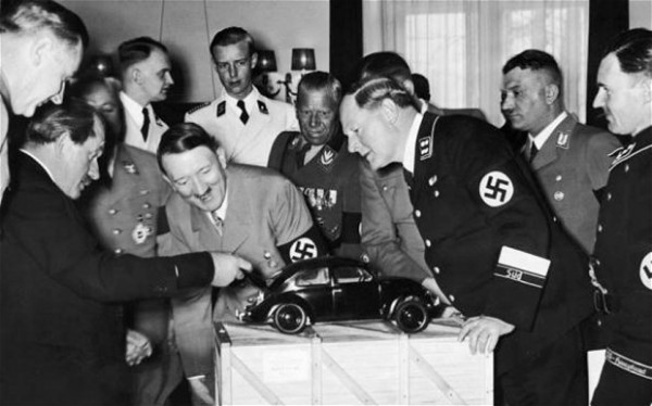 Ferdinand Porsche i Adolf Hitler